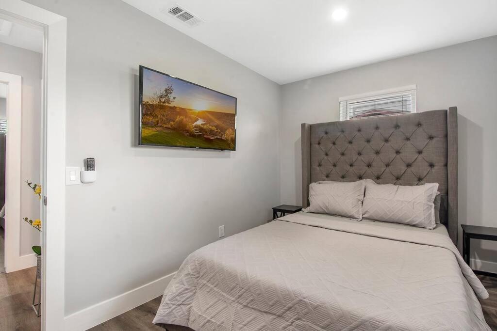 Modern Getaway Near The Beach With Room For A Boat ウェストパームビーチ エクステリア 写真